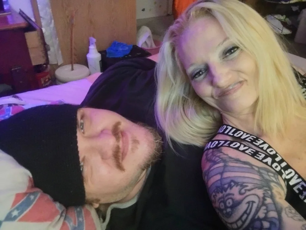 lilbit44's Offline Chat Room