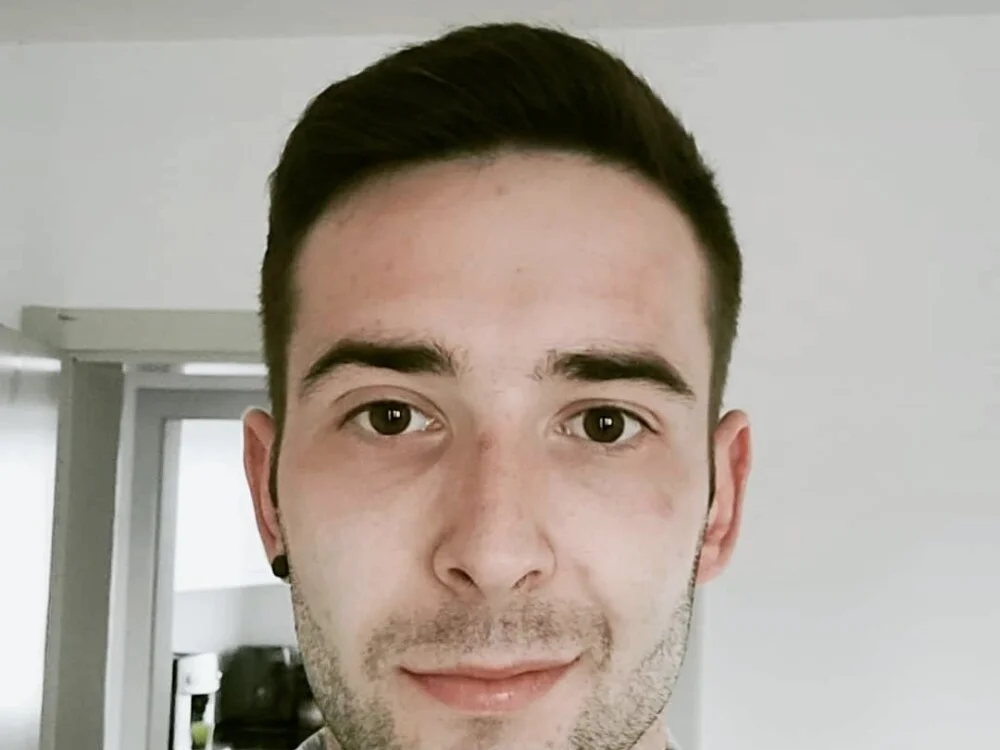 jungemamn2's Offline XXX Chat