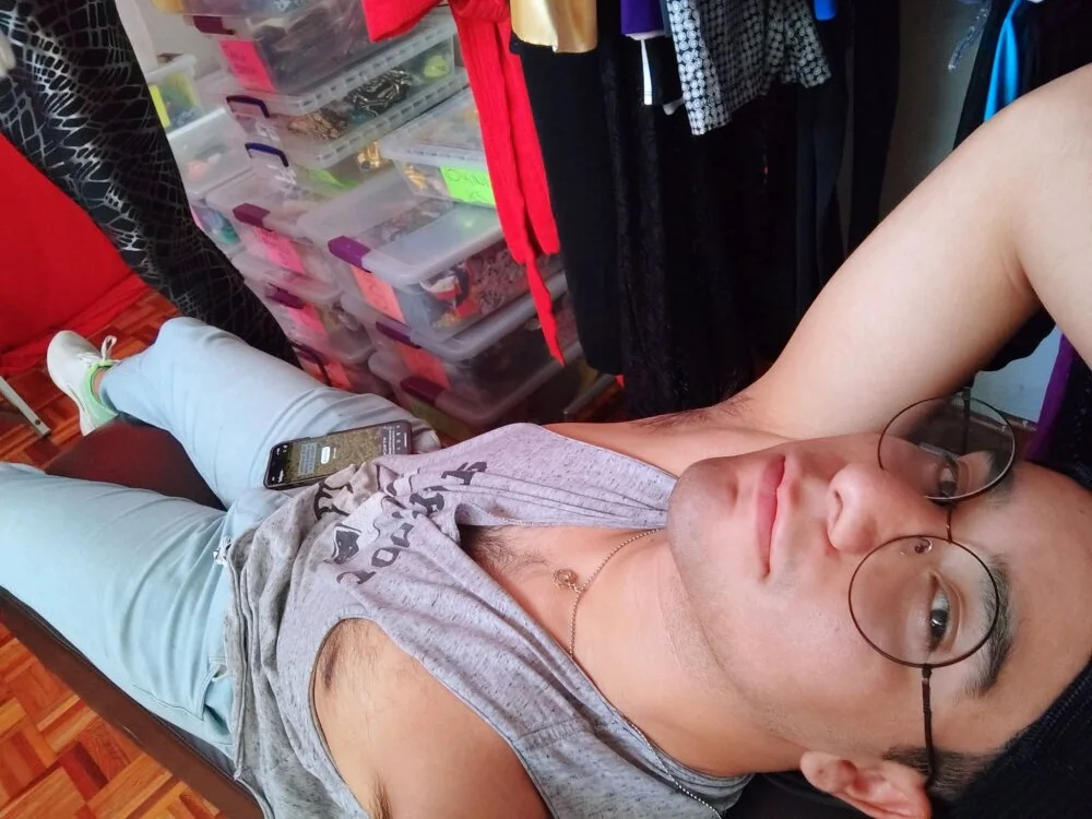 DorianFrost1's Offline Chat Room