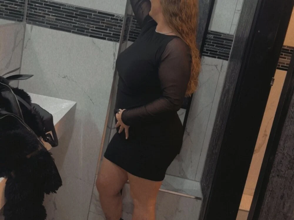 Rubyredrosex's Offline XXX Chat