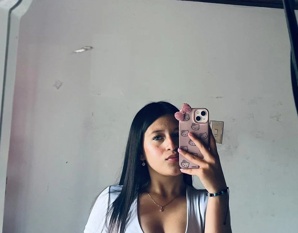 Sharlot_tay's Offline XXX Chat