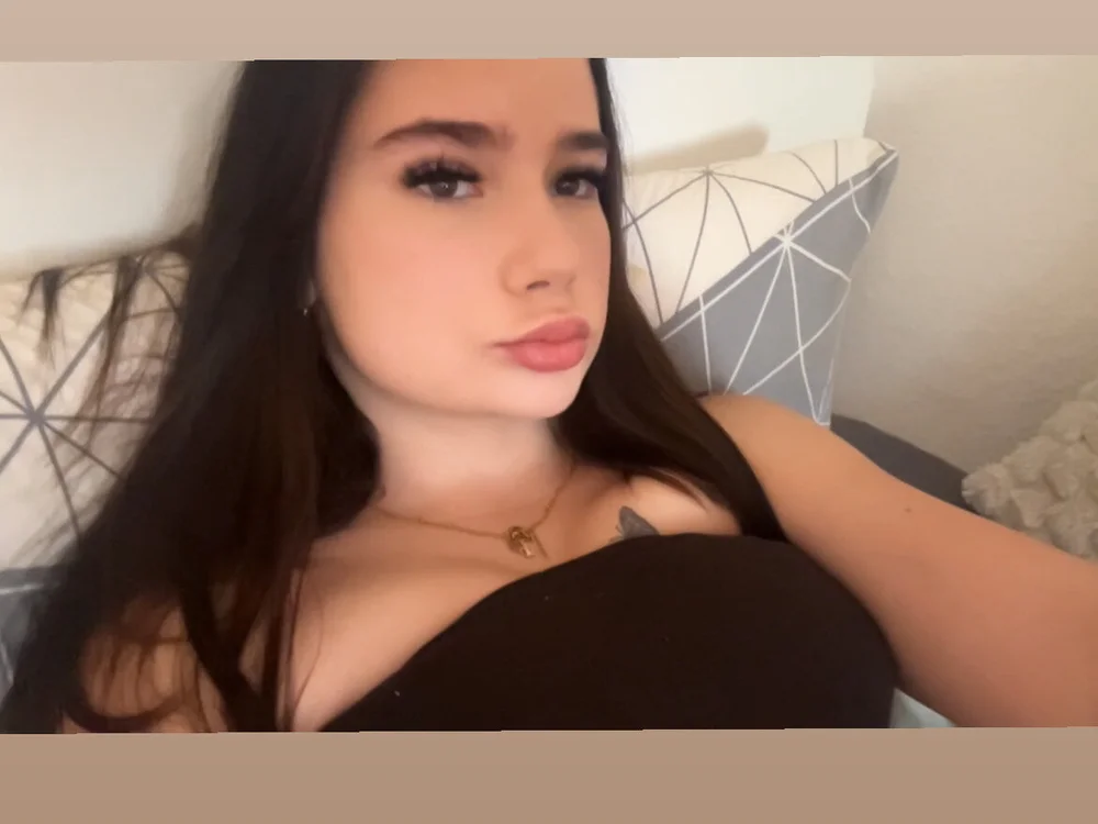 roxyundfoxy's Offline XXX Chat