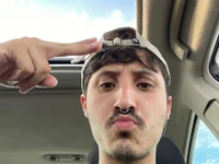 xBarnewWalk2's webcam live show