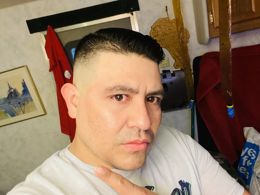 joana052412's Offline Chat Room