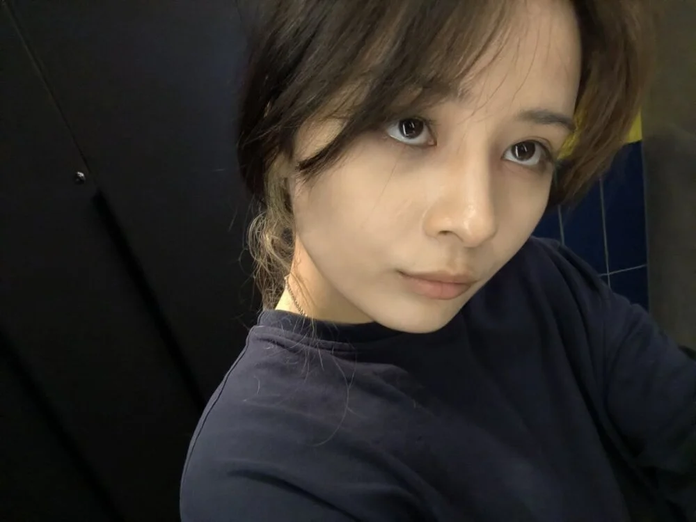 May_Lingn Offline XXX chat