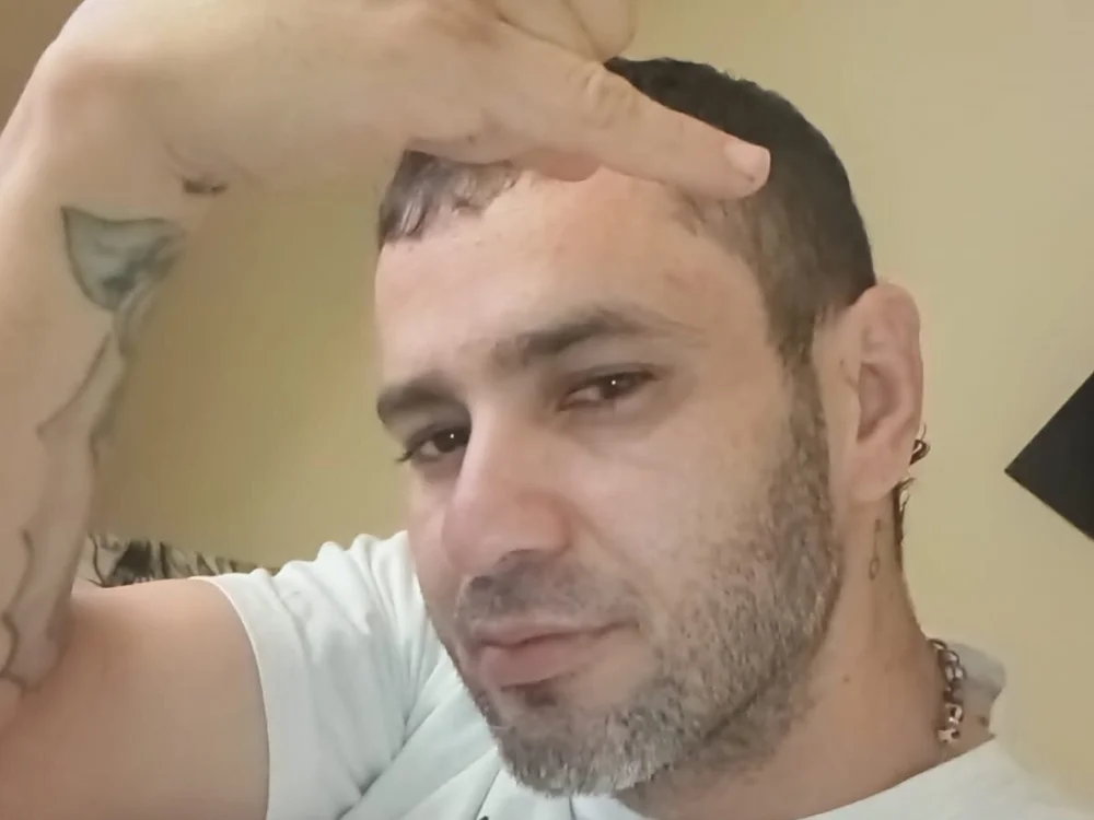 danielzamn Chat Room offline