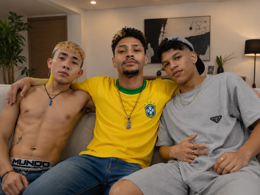 STRANGER_BOYS – Offline XXX chat