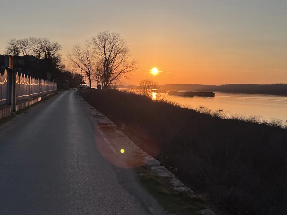 James-Mckane 离线XXX聊天