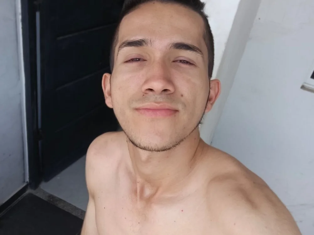tursdayboy7's Offline Chat Room