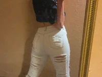 KellyKardashian's webcam live show