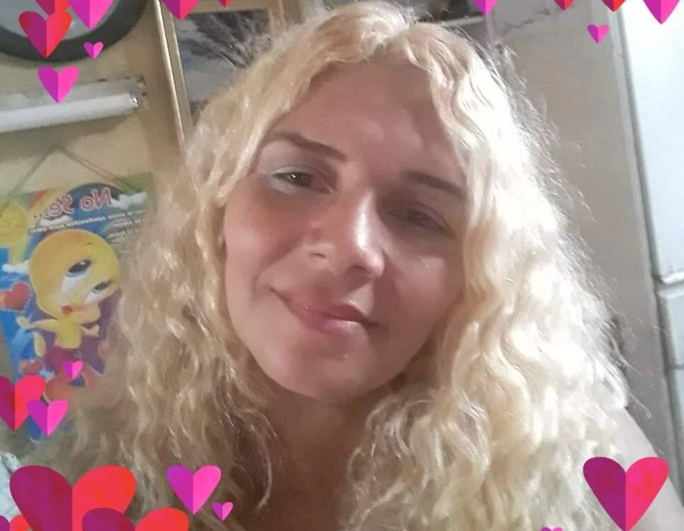 Barbie_Milf's Offline Chat Room