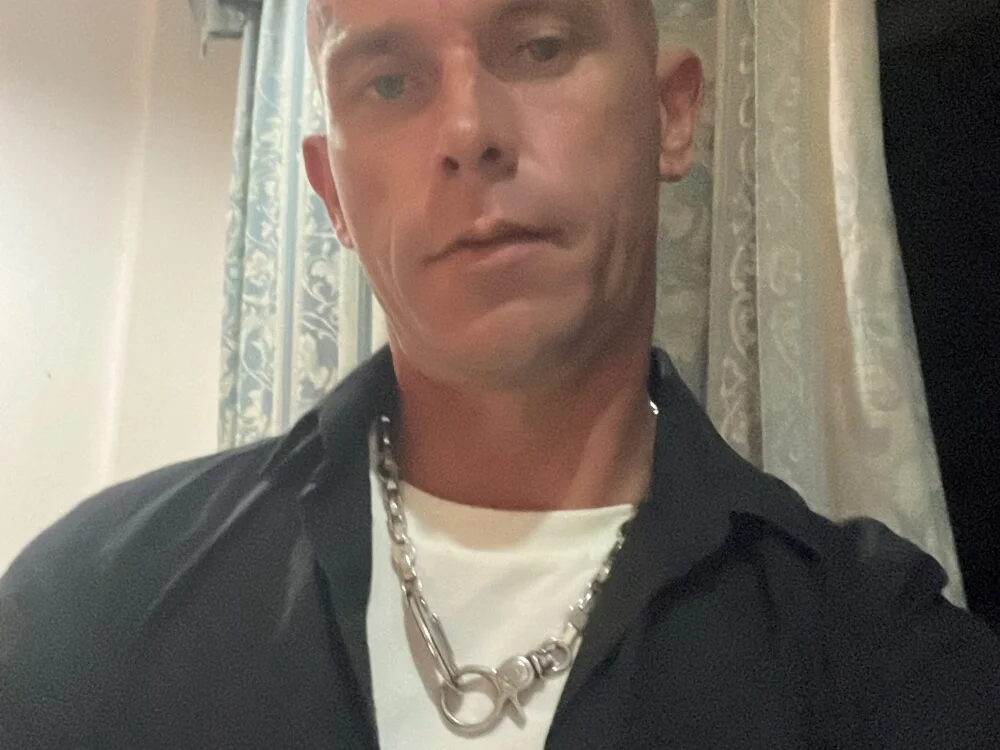 sexytony82 offline XXX-chat