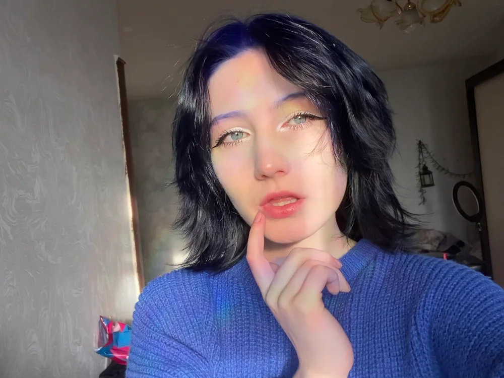 Alechka live XXX chat