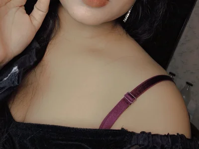 ITS_HOT_ANU Female Longhair Nude Webcam