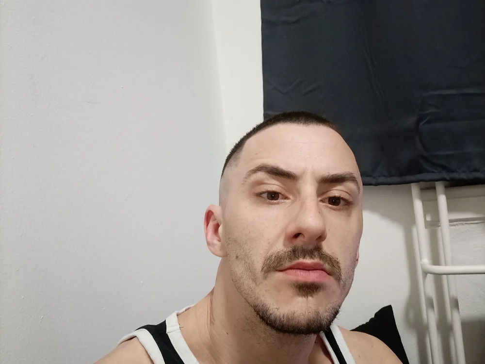 Expressnight's Offline Chat Room