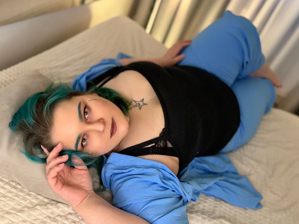 Amelia_Skyeen Offline XXX chat