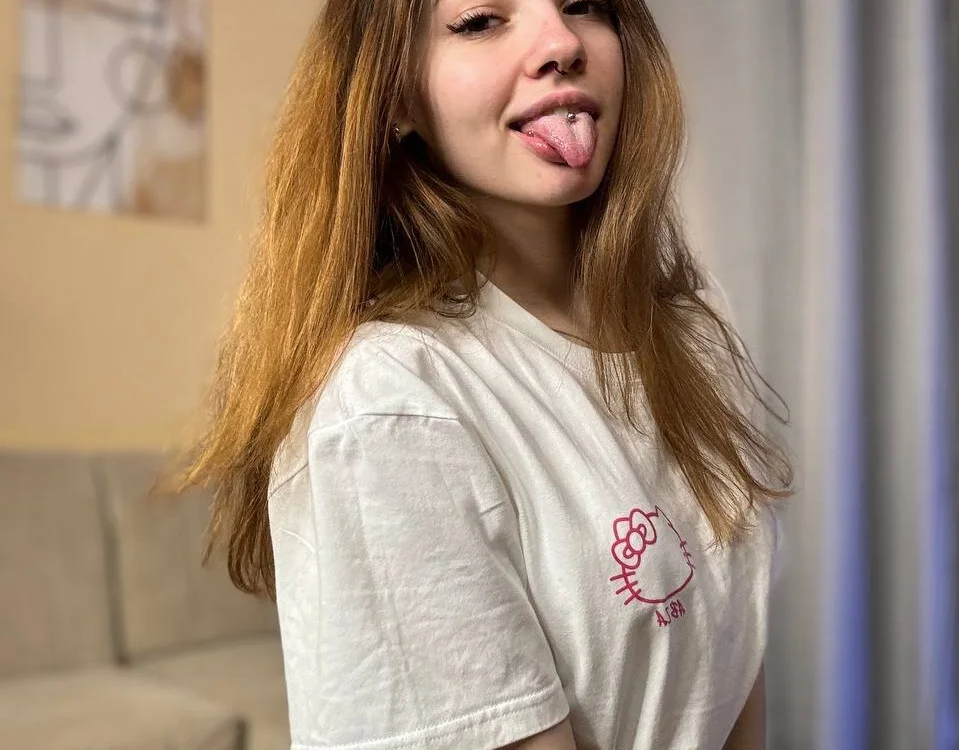 ZanaLayes' Offline XXX Chat