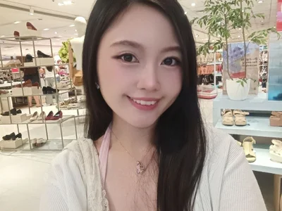 EileneThreet Female Brunettespetite Free Cam Nude
