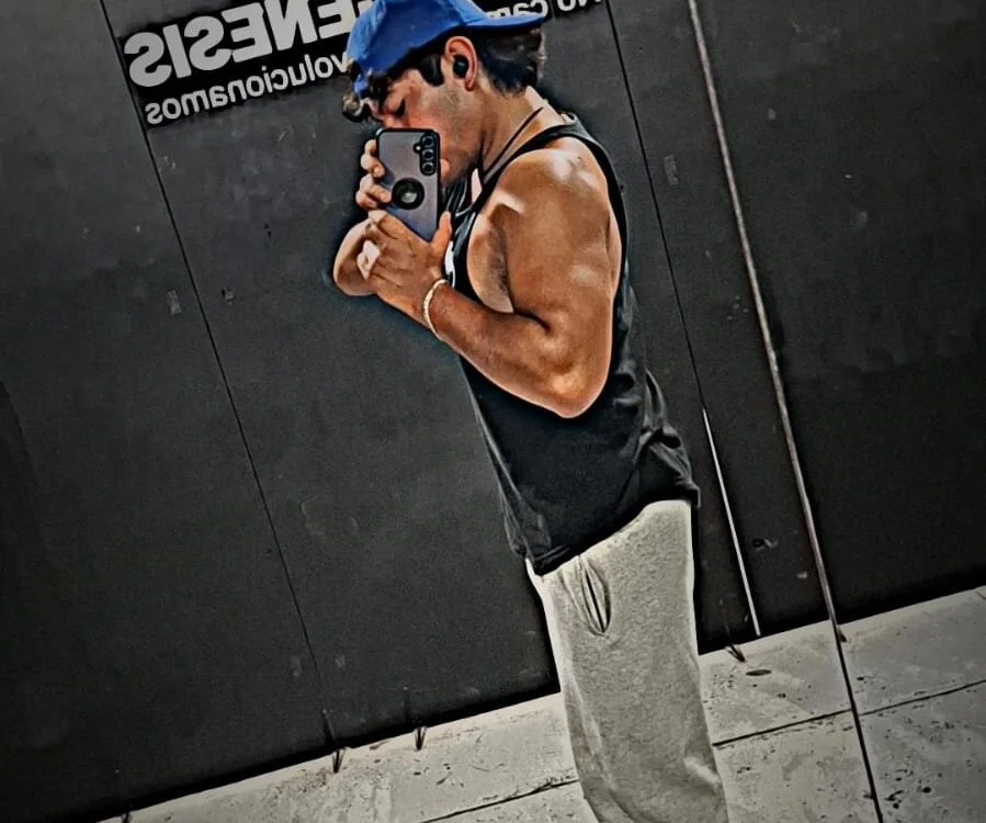 GusssHOT – Offline XXX chat