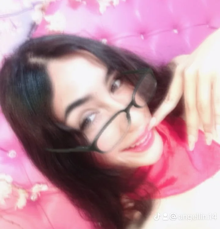 Offline XXX chat modela Sss420_a