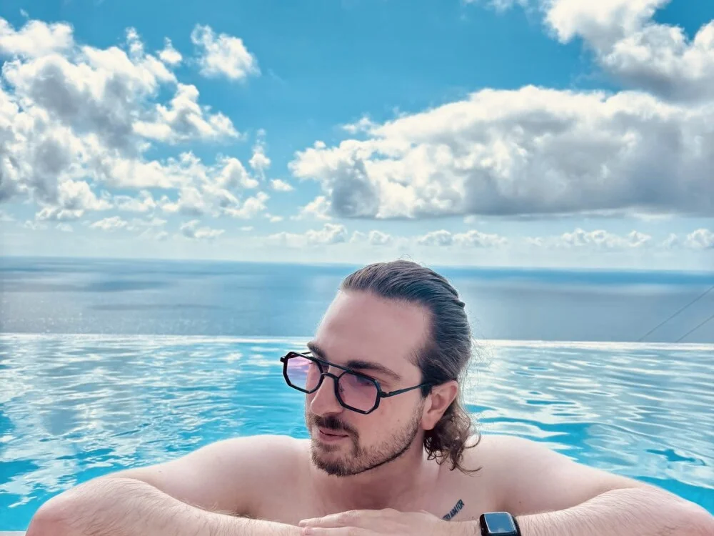 Offline XXX chat ItalianAlex