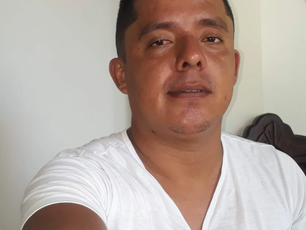 llanerazo's Offline XXX Chat