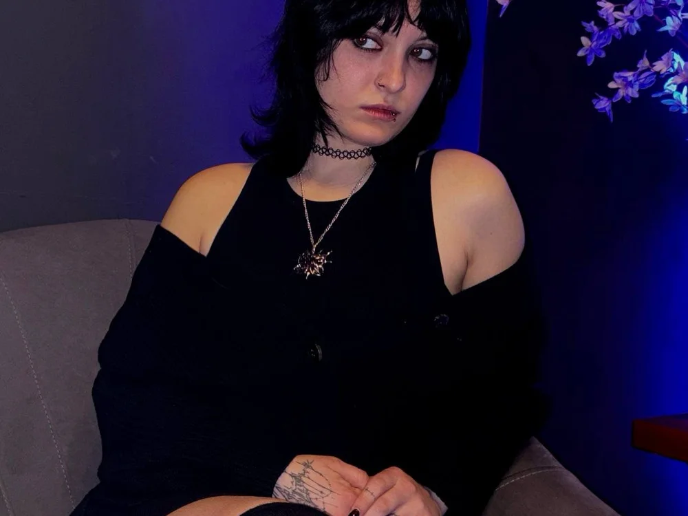 elvira_ross offline chatrum