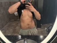 mastergoku99's webcam live show