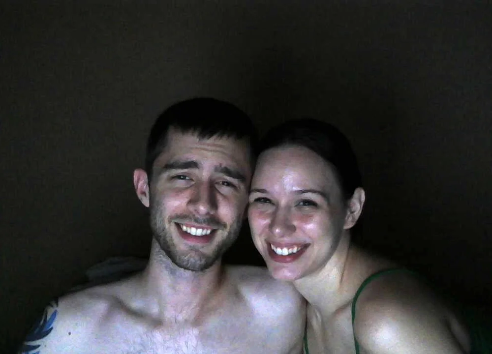 camcouple96's Offline Chat Room