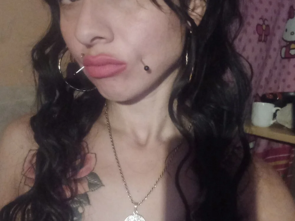 Alexis_bby's Offline XXX Chat