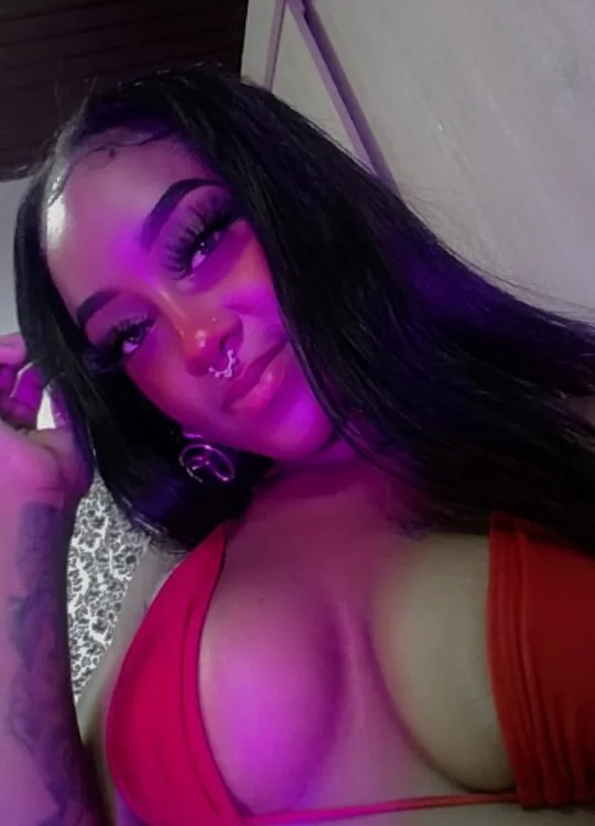 BrittanyHall offline chatrum