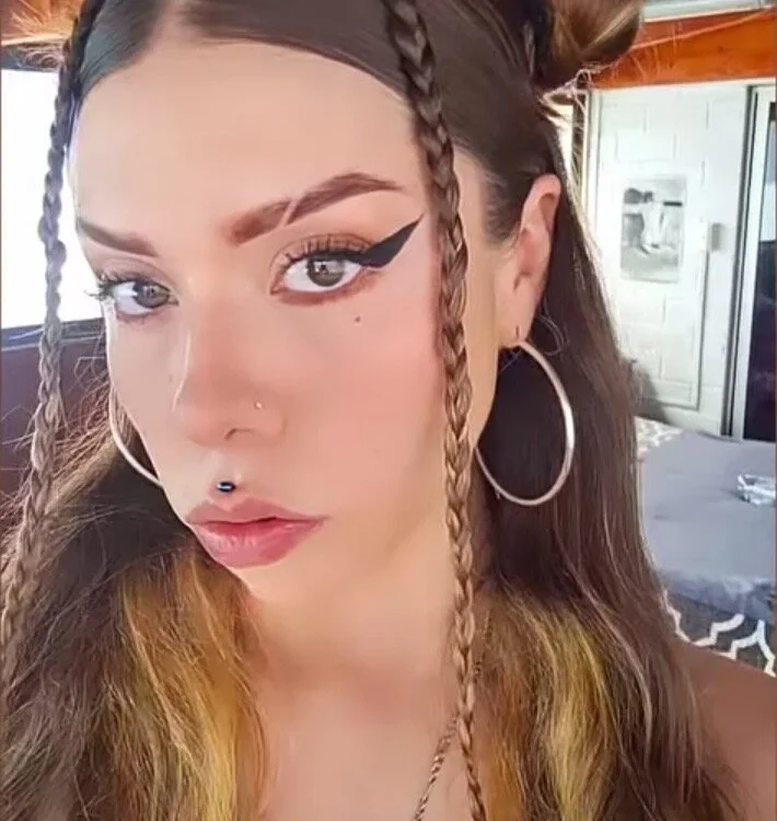 camiyjuako offline XXX-chat