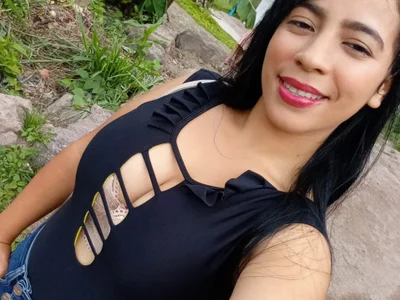 naomi_020 on StripChat