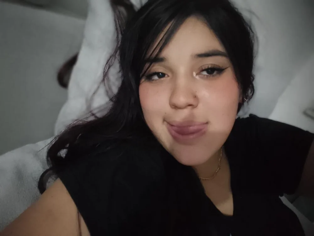 chloeferrer's Offline Chat Room