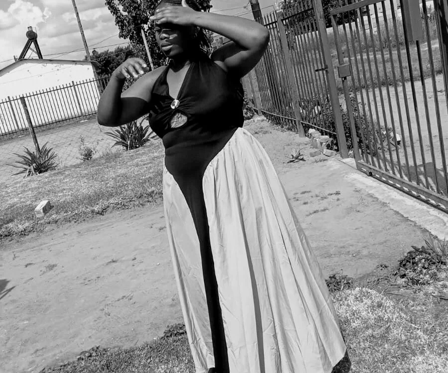 phindili646 離線 XXX 聊天