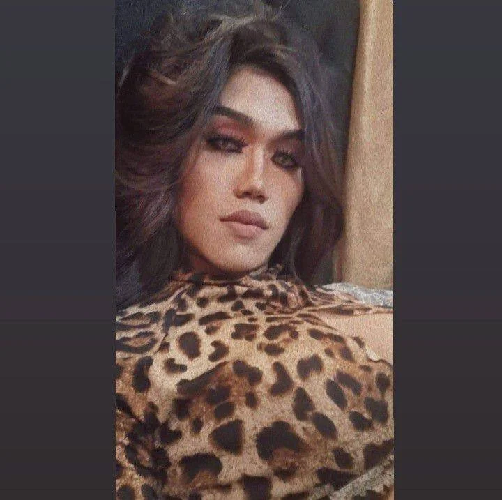 Xhugejerkingtrans: συνομιλία ΧΧΧ εκτός σύνδεσης