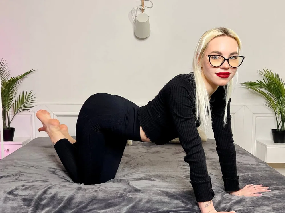 Star_Elli's Offline XXX Chat