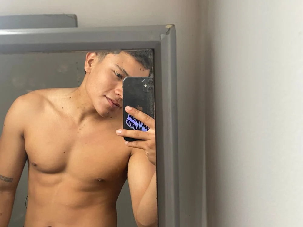 jordan_thompsonn Offline XXX chat