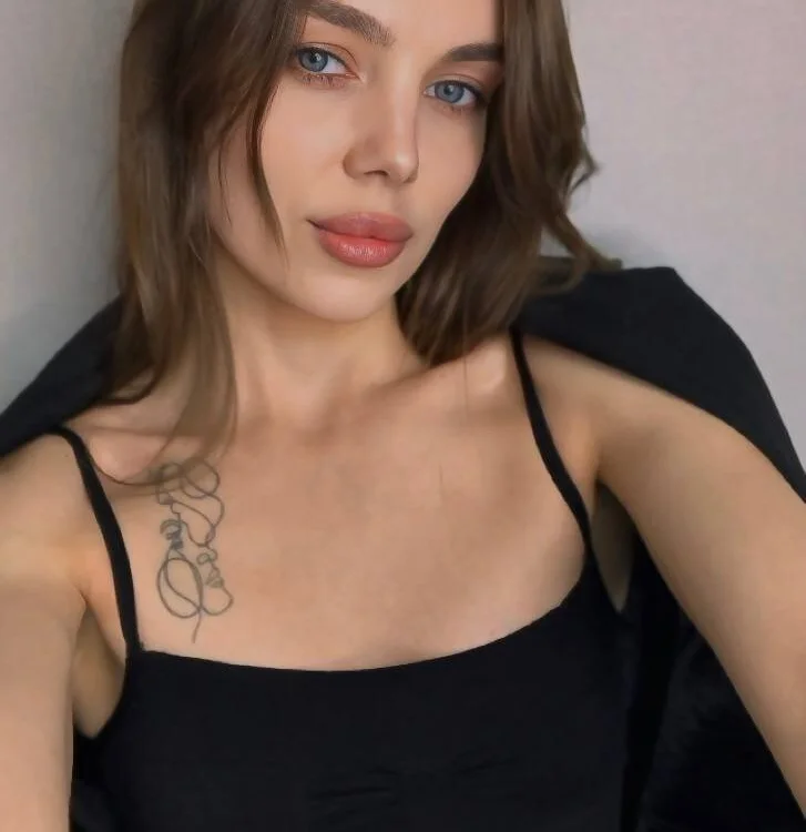 VictoriaCreet's Offline Chat Room