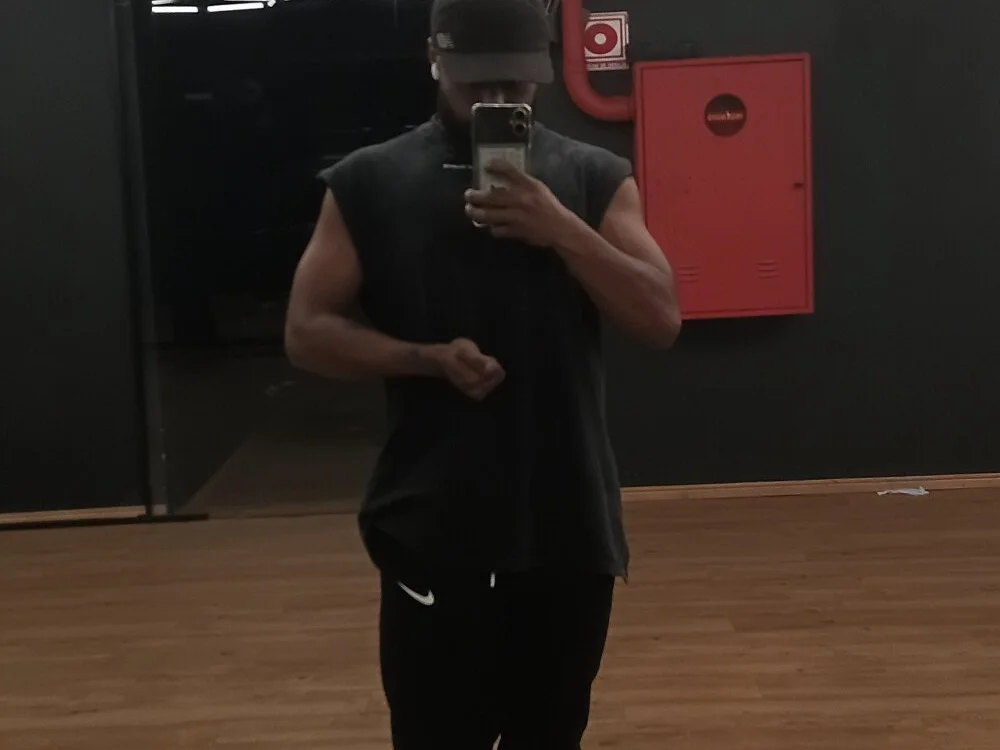 gustasex7's Offline XXX Chat