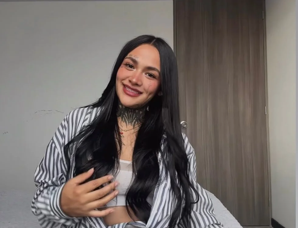 alice_marin's Offline Chat Room
