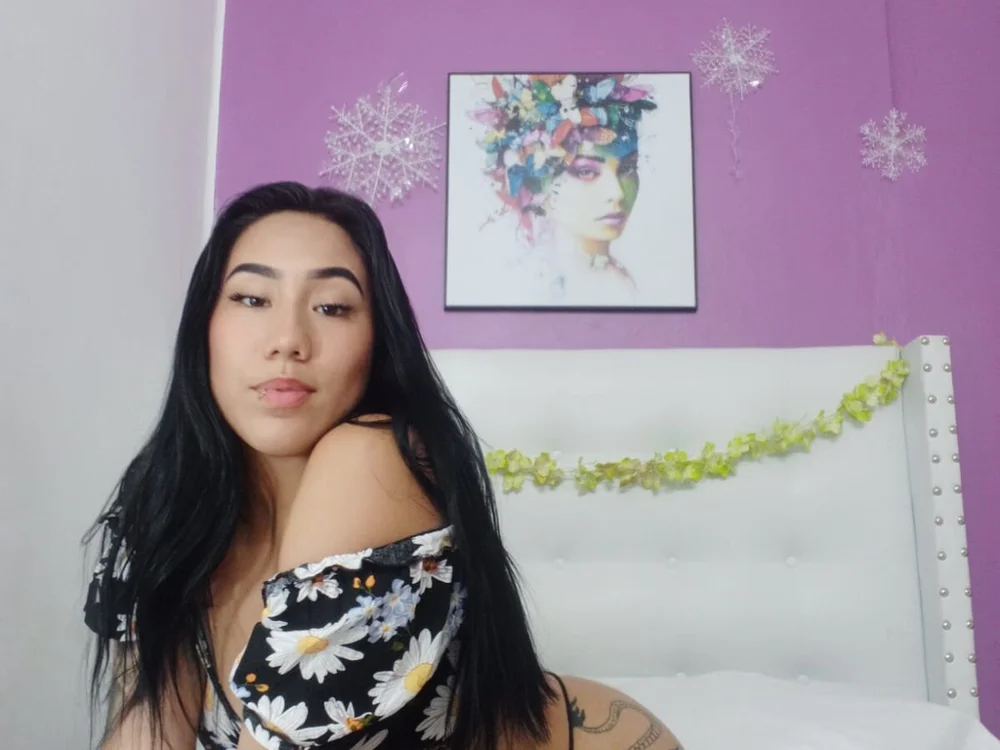 secrett_fantasy's Offline Chat Room