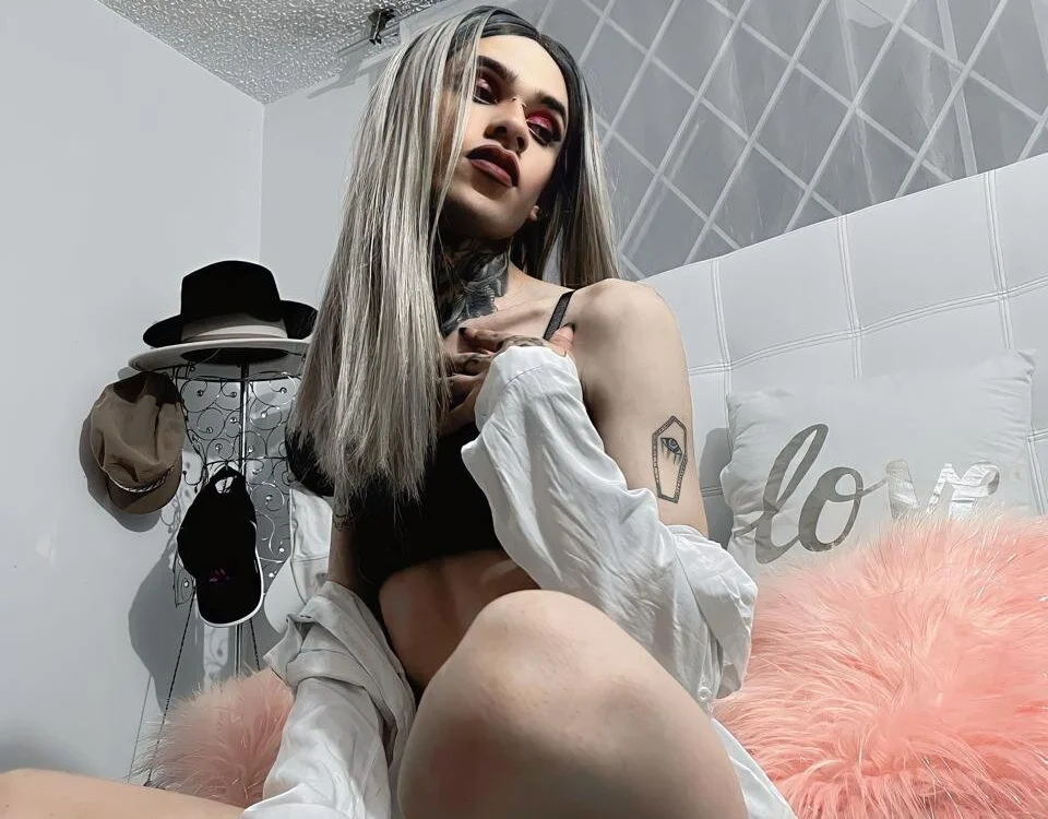 arteemiis' Offline Chat Room
