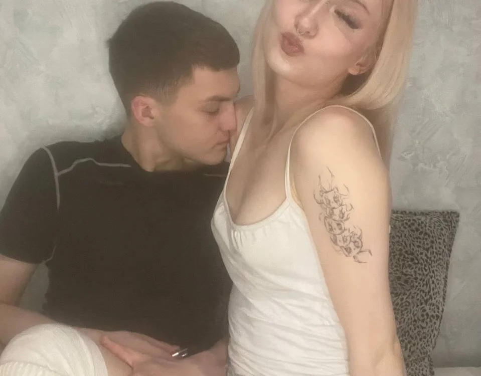 kittywithyou's Offline Chat Room
