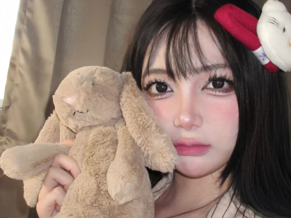 Ami_Chan22's Live XXX Chat