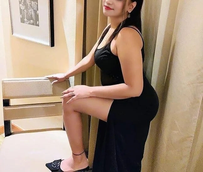 DIYA-STRIP Adlı Modelin Çevrimdışı XXX Sohbeti