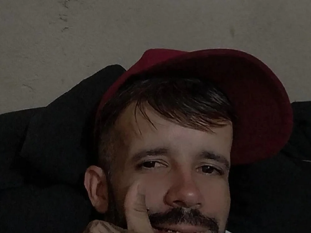 vinnypauzudo020's Offline Chat Room