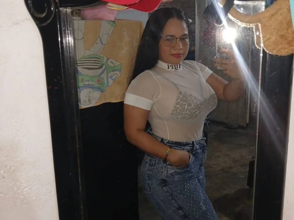 its_sweetMia Offline XXX-Chat