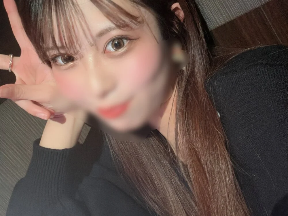 yuki-0303 Adlı Modelin Çevrimdışı XXX Sohbeti