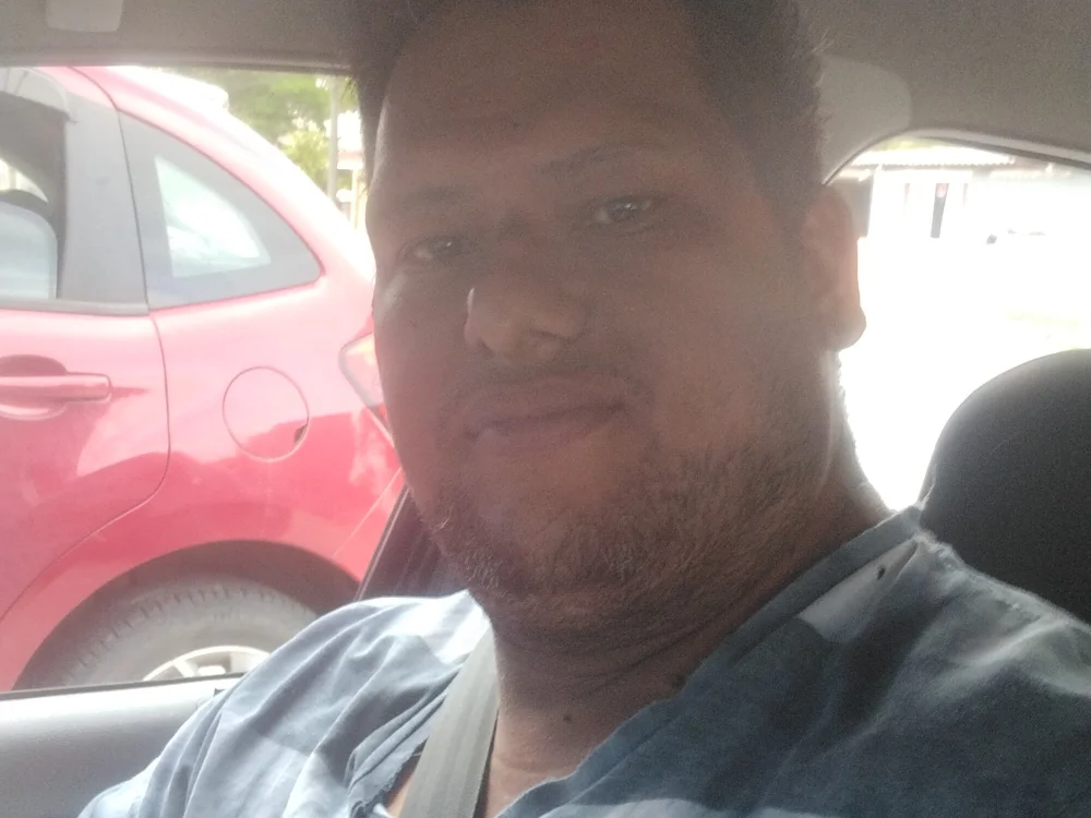 Roberlove2425's Offline Chat Room